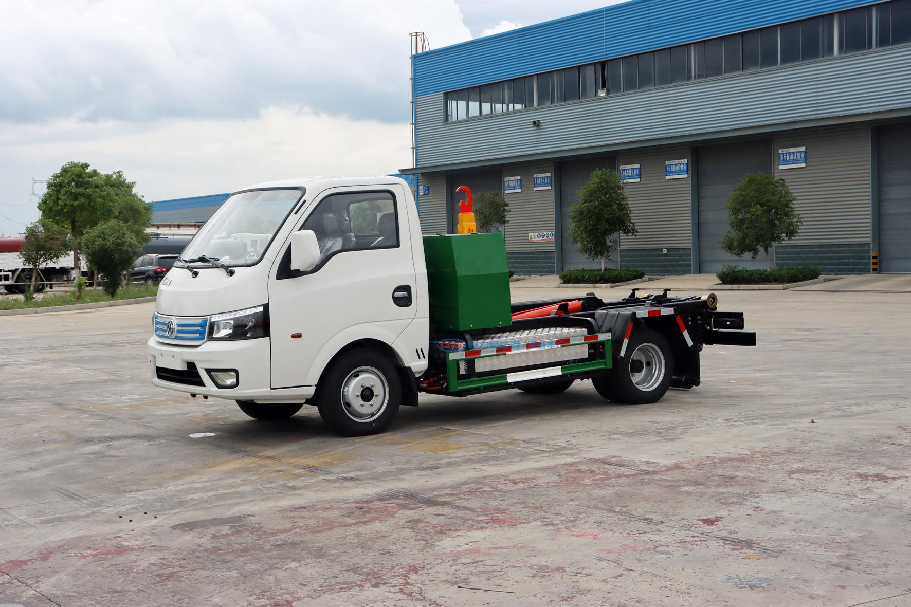 東風(fēng)華神純電動(dòng)勾臂垃圾車(chē)